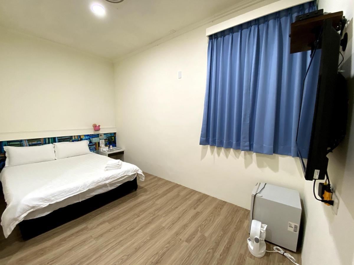 Super White Hotel Taitung Exterior photo